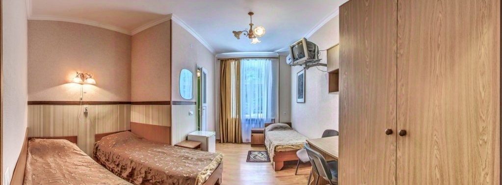 комната г Евпатория ул Революции 44 фото 4