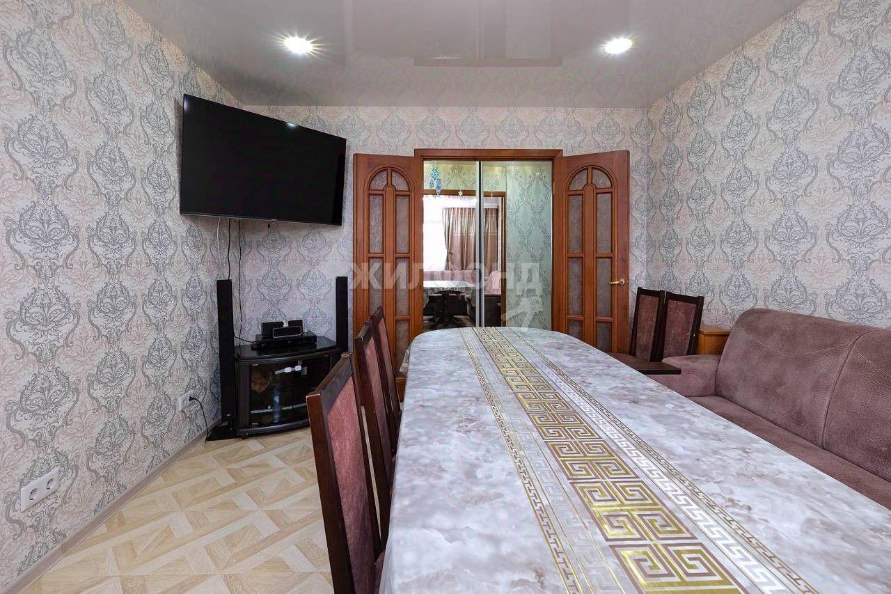 квартира г Новосибирск р-н Дзержинский ул Есенина 43/1 фото 1