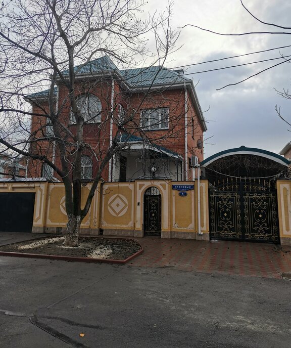 дом г Волгодонск проезд Кленовый 1 фото 1