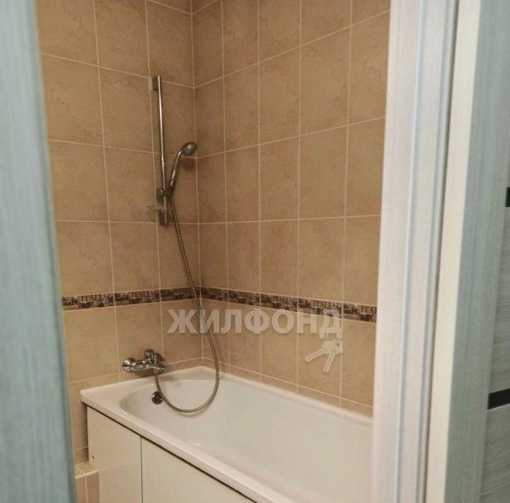 квартира г Тольятти р-н Автозаводский ул Автостроителей 43 фото 11