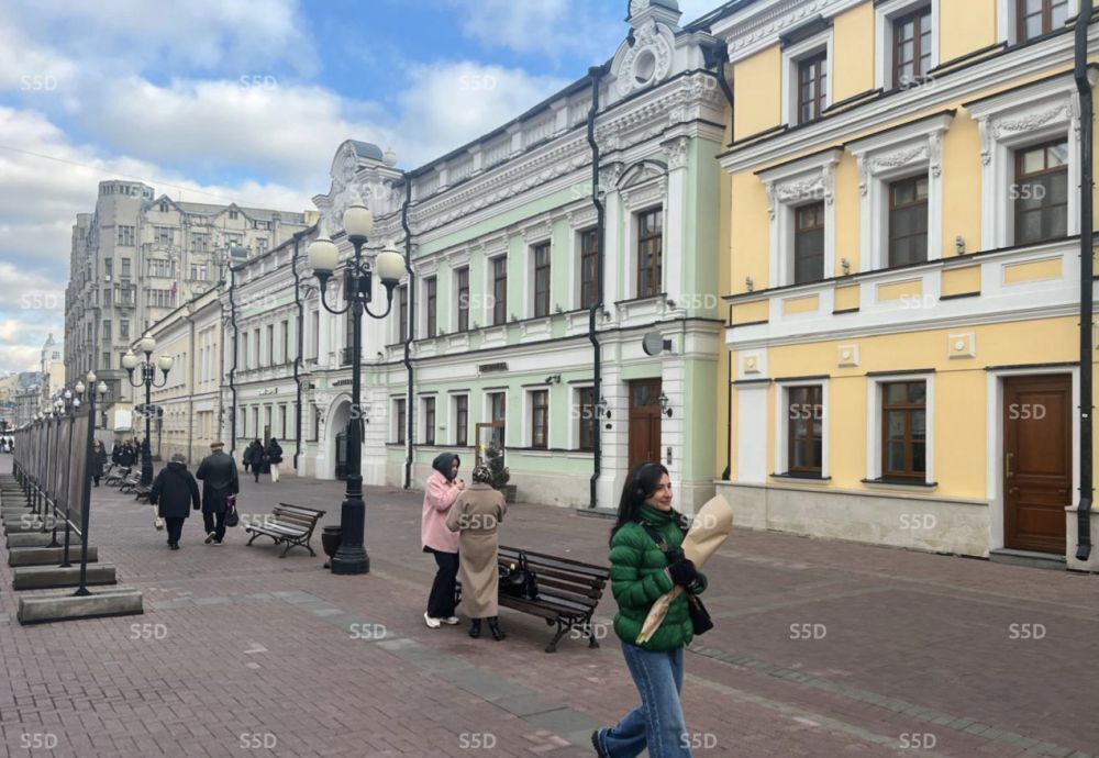 торговое помещение г Москва метро Смоленская ул Арбат 39 муниципальный округ Арбат фото 2