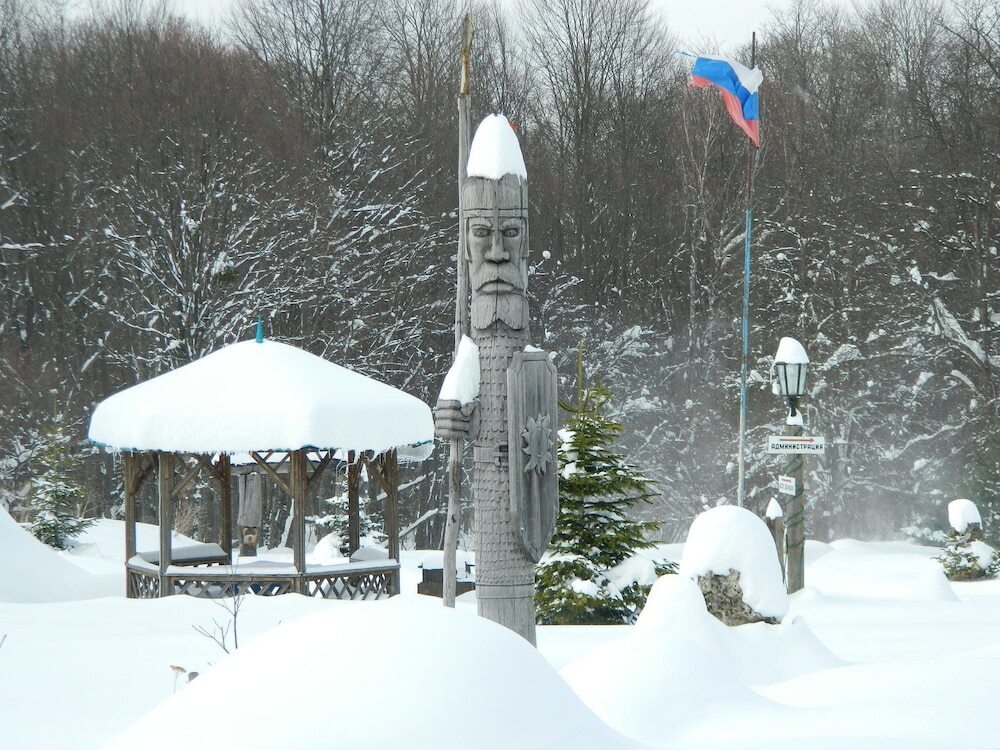 гостиницу р-н Майкопский ст-ца Даховская Даховское сельское поселение, 15-й км фото 1