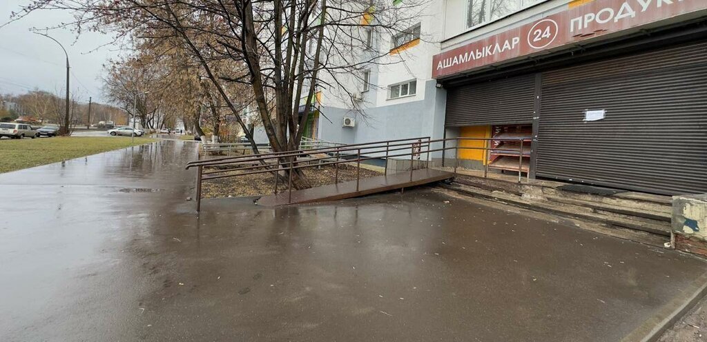 торговое помещение г Набережные Челны р-н Комсомольский ул им Низаметдинова Р.М. 19 фото 7