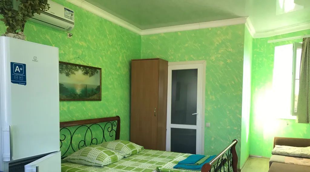 комната г Евпатория пл Металлистов 24 фото 8