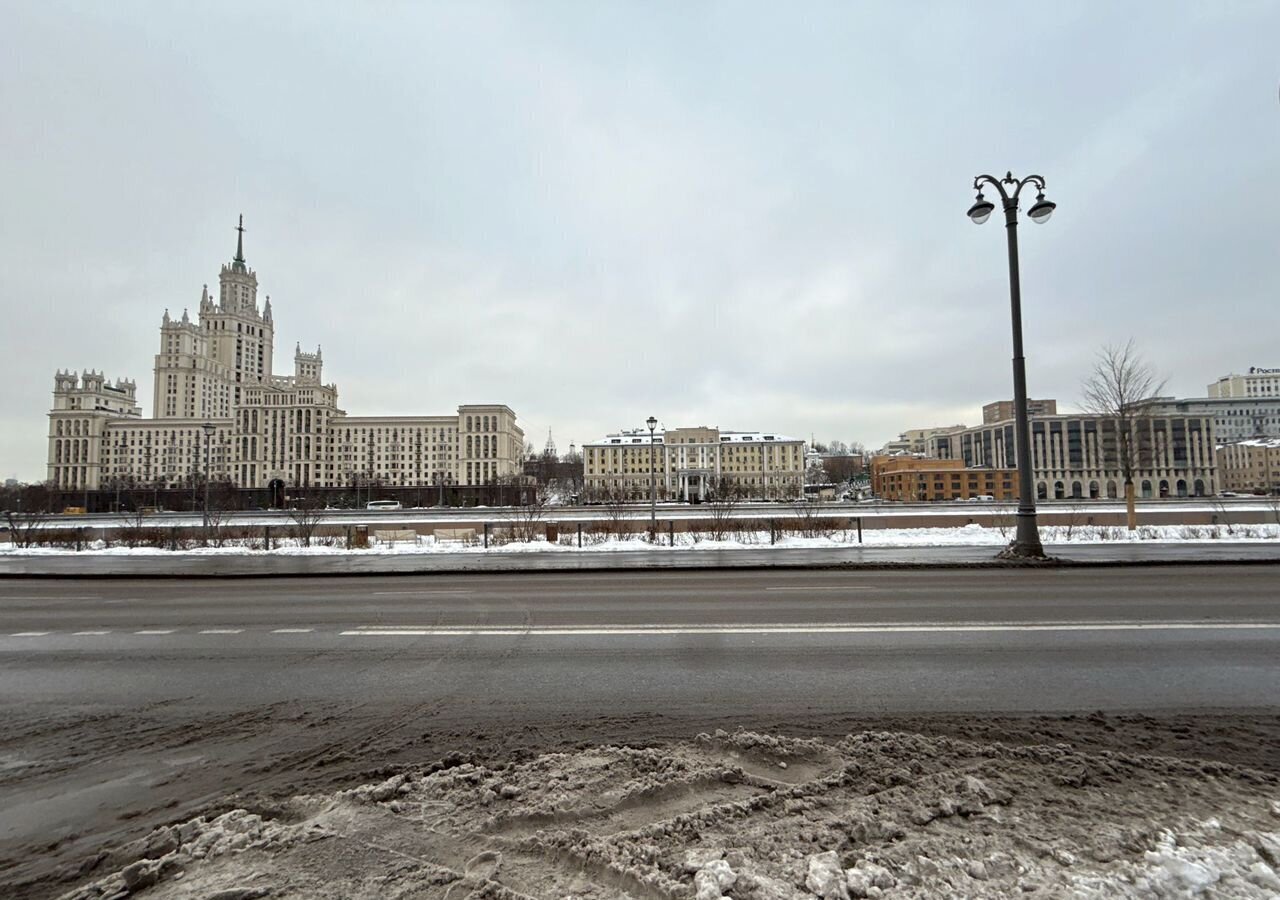 квартира г Москва метро Новокузнецкая наб Космодамианская 4/22а муниципальный округ Замоскворечье фото 1