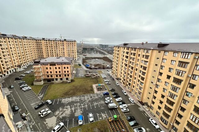 г Магас городской округ Магас, улица Мочко Базоркина, 18 фото