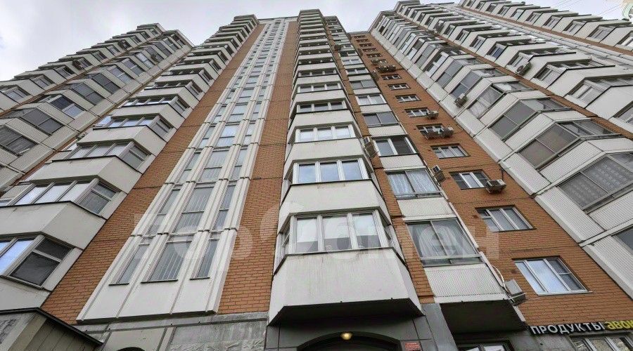 квартира г Москва метро Некрасовка пр-кт Защитников Москвы 15 фото 2