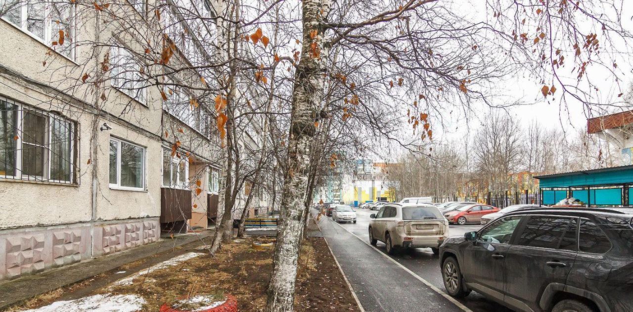 квартира г Сургут 9-10-й микрорайон ул Просвещения 33 фото 43
