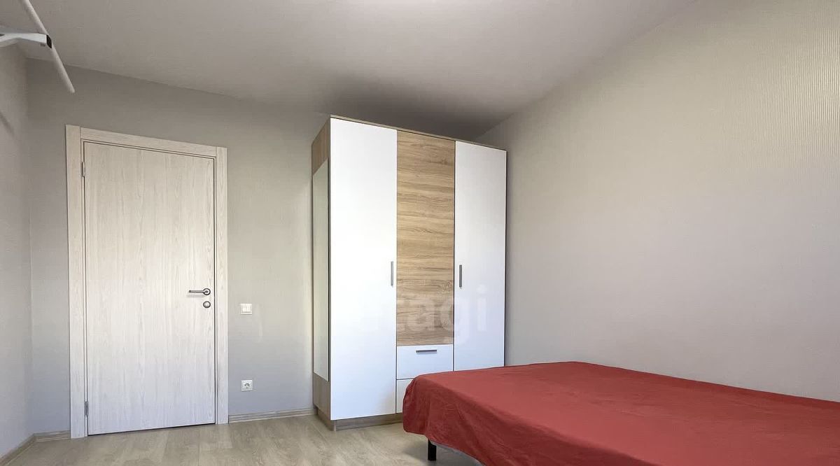 квартира г Саратов р-н Кировский ул им Батавина П.Ф. 13б фото 17