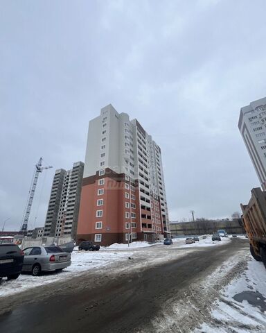 р-н Дзержинский ул. Фронтовиков, 10/4 фото