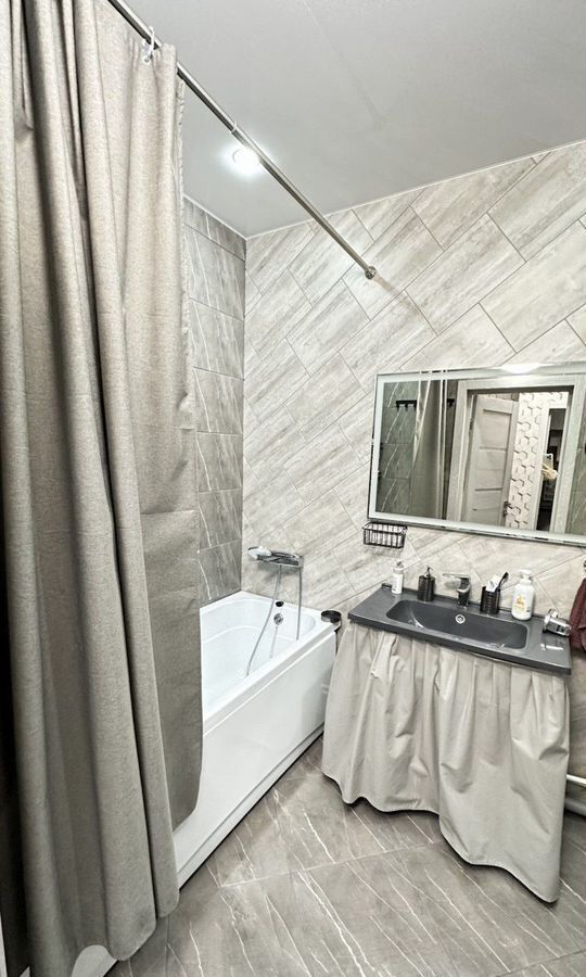 квартира г Красноярск р-н Свердловский ул Лесников 25а фото 2