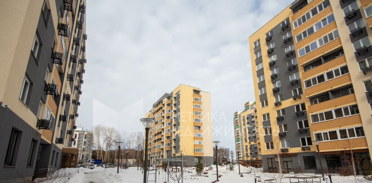 квартира г Тюмень р-н Ленинский ул Вице-адмирала Воронцова 1 фото 1