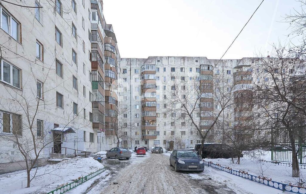 торговое помещение г Тюмень ул Николая Чаплина 117 фото 3