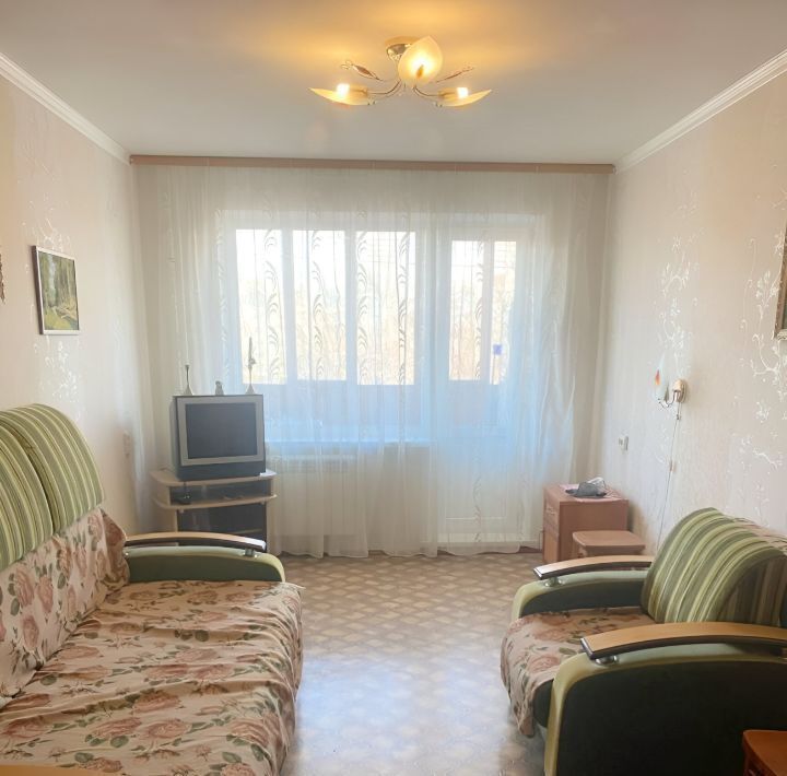 квартира г Тольятти р-н Автозаводский ул Свердлова 19 фото 1