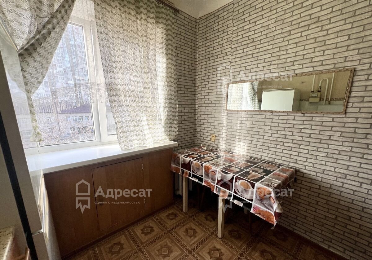 квартира г Волгоград р-н Тракторозаводский ул им. Батова 8 фото 4