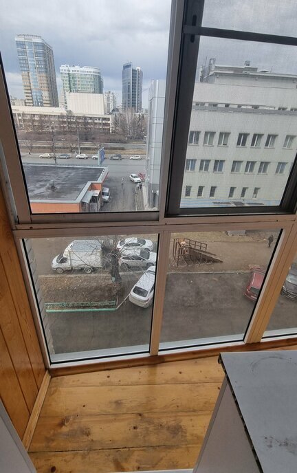 квартира г Новосибирск метро Площадь Гарина-Михайловского р-н Железнодорожный ул Челюскинцев 18 фото 6