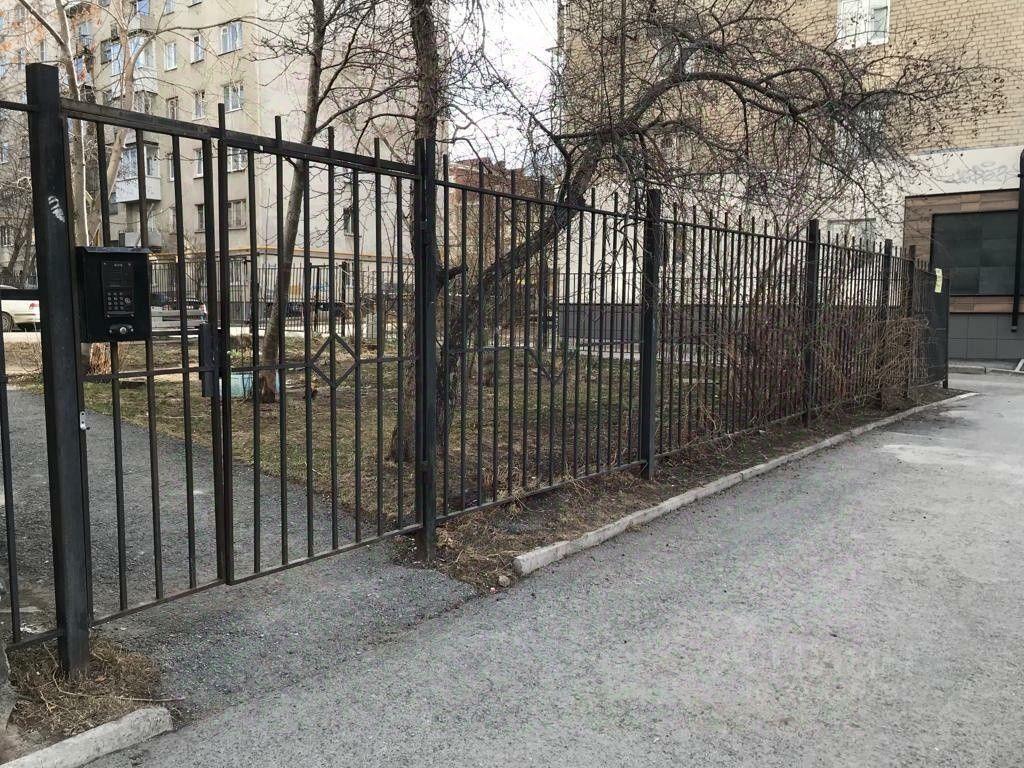 квартира г Екатеринбург р-н Верх-Исетский ул Антона Валека 17 фото 2