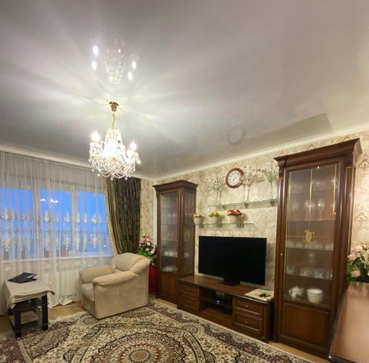 квартира г Волгоград р-н Тракторозаводский ул Героев Тулы 7 фото 1