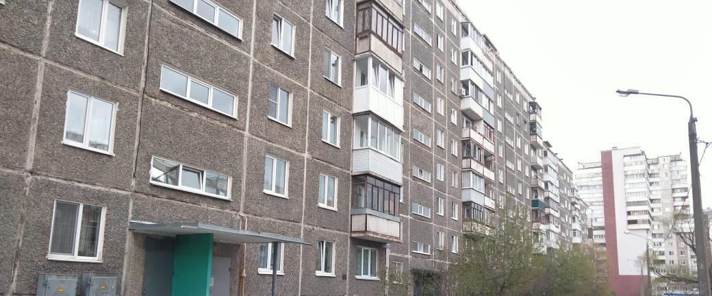 квартира г Пермь р-н Дзержинский ул Куфонина 17 фото 1