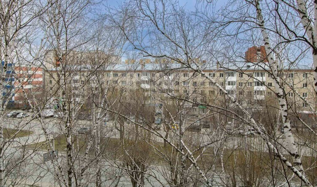 квартира г Тюмень ул 50 лет Октября 39 Ленинский административный округ фото 12