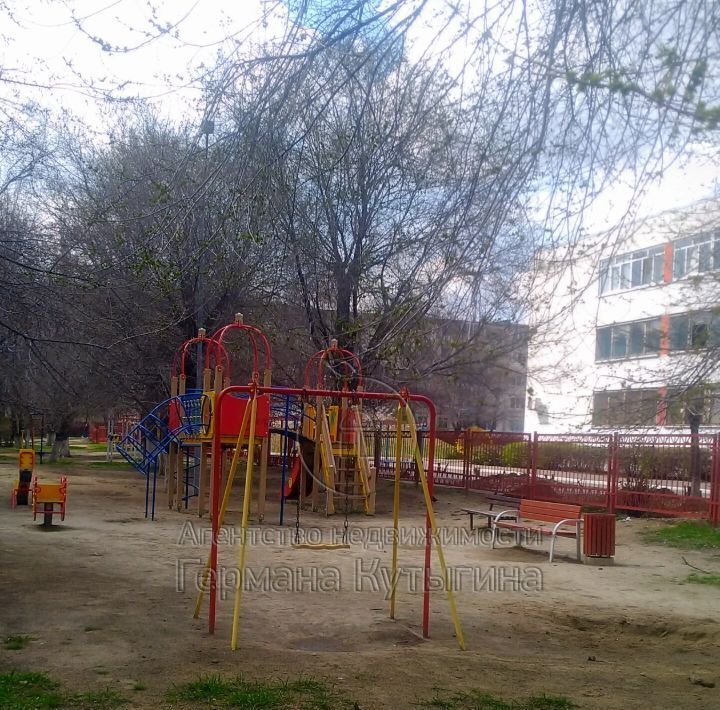квартира г Волгоград р-н Тракторозаводский ул им. академика Богомольца 3 фото 15