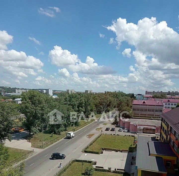 квартира г Бийск ул Вали Максимовой 17 фото 1
