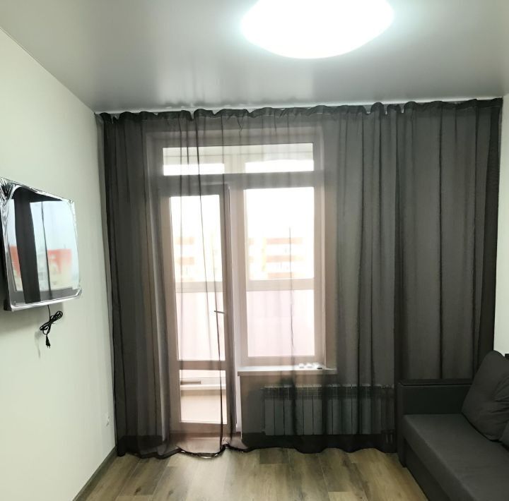квартира г Сургут ул Ивана Захарова 11/1 30-й фото 2