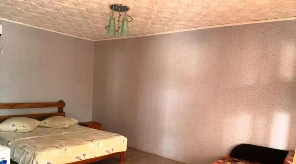 комната г Судак ул Художников 13 фото 1