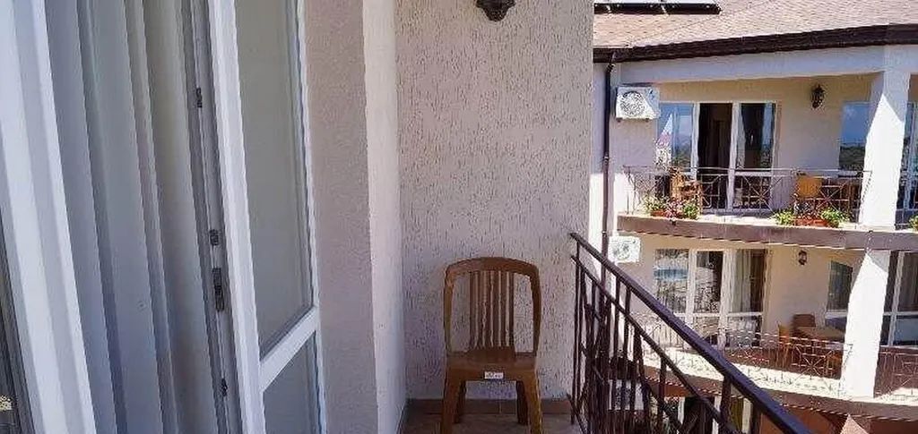 комната г Евпатория пгт Заозерное ул Севастопольская 59 фото 4