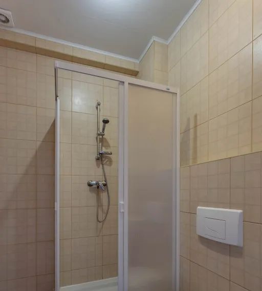 комната г Евпатория пгт Заозерное ул Севастопольская 59 фото 5