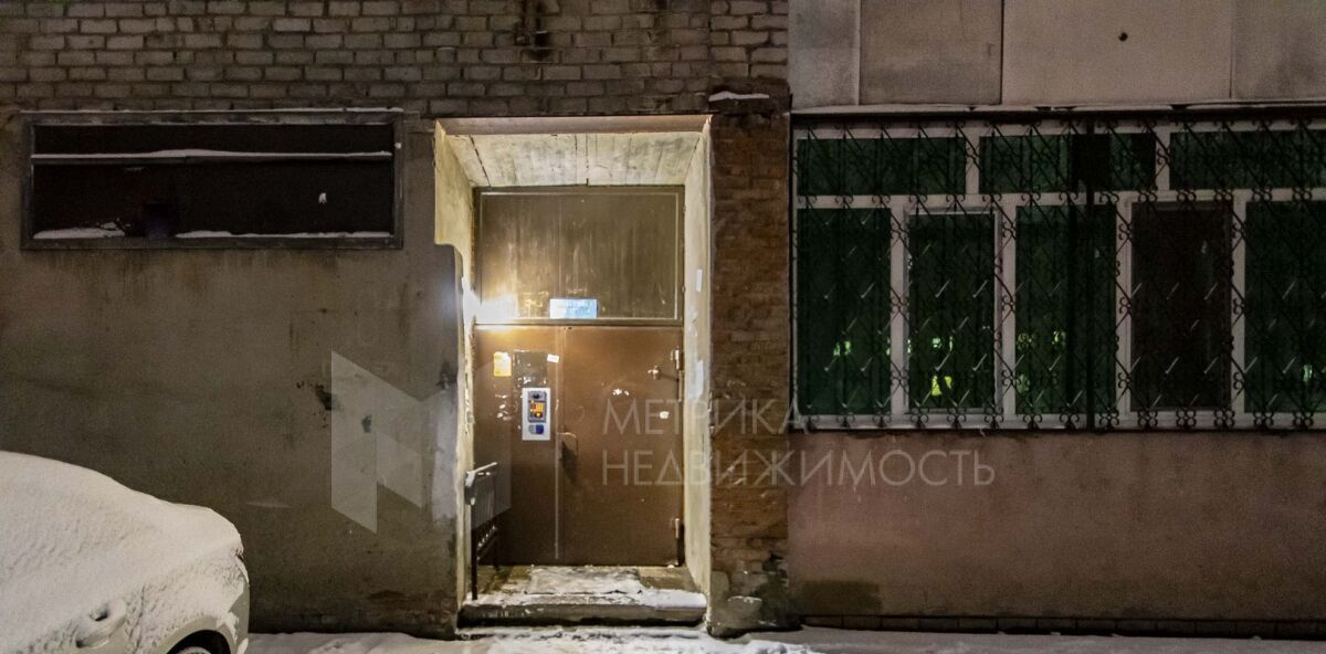 квартира г Тюмень р-н Центральный ул Мельникайте 48а фото 15