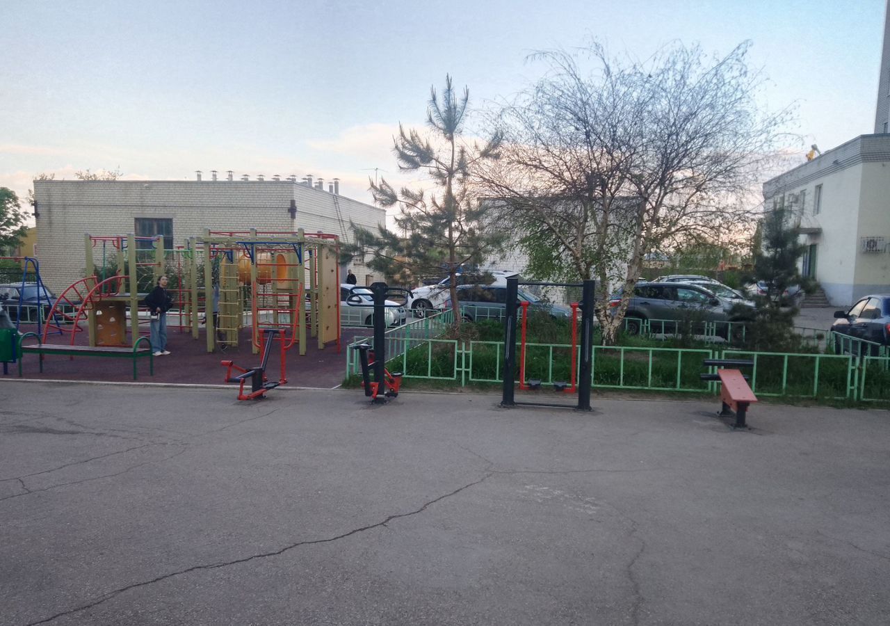 квартира г Саратов р-н Кировский пр-кт им 50 лет Октября 4/10 фото 4