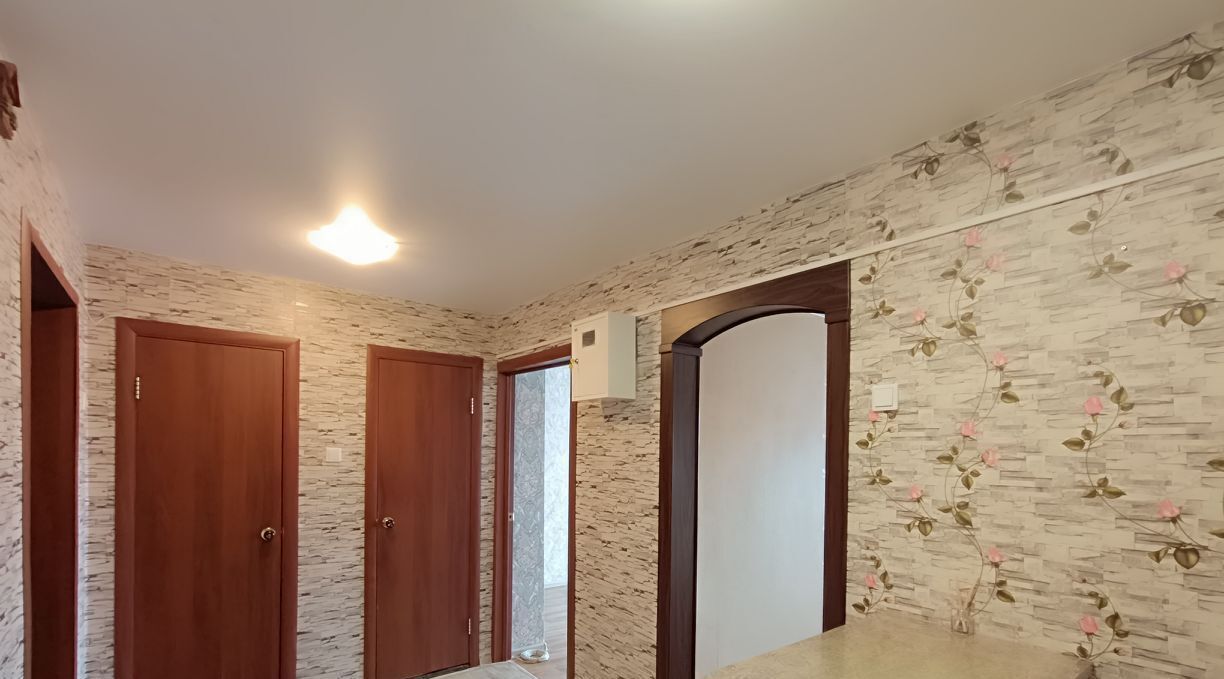 квартира г Тольятти р-н Центральный ул Баныкина 70 фото 3