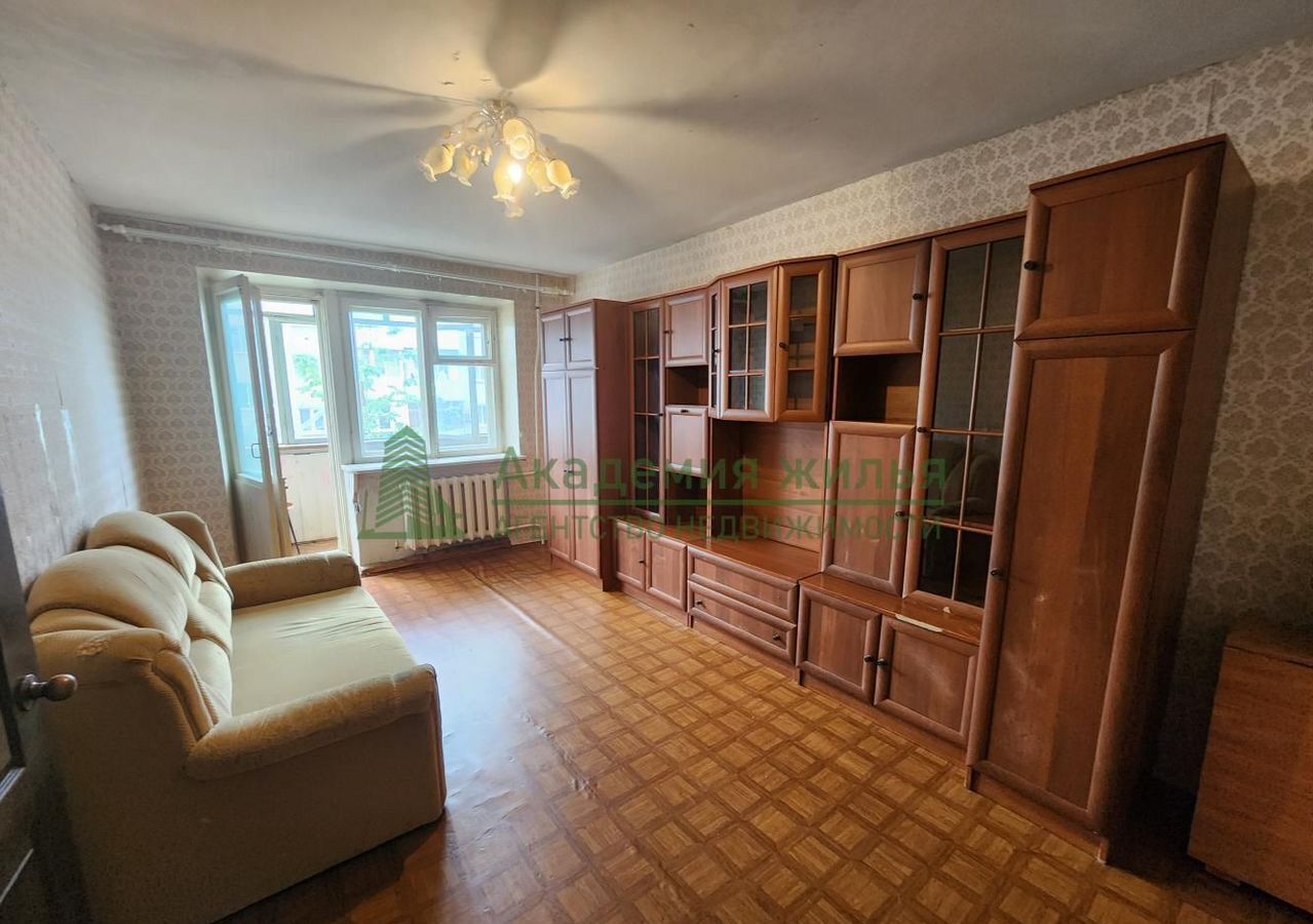 квартира г Саратов р-н Фрунзенский ул им Емлютина Д.В. 49 фото 1