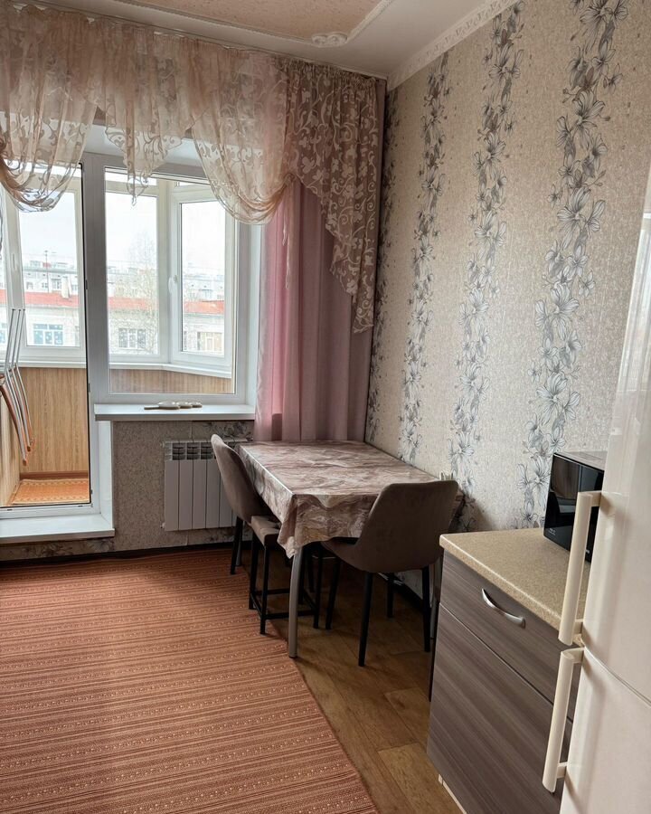 квартира г Сургут р-н Центральный пр-кт Ленина 13 Тюменская обл. фото 3