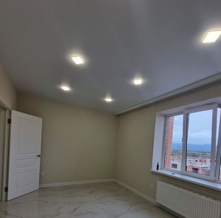 квартира г Владикавказ р-н Северо-Западный ул Курсантов-Кировцев 27а фото 2