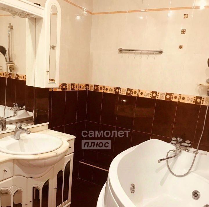 квартира г Омск р-н Кировский ул Перелета 7к/3 фото 12