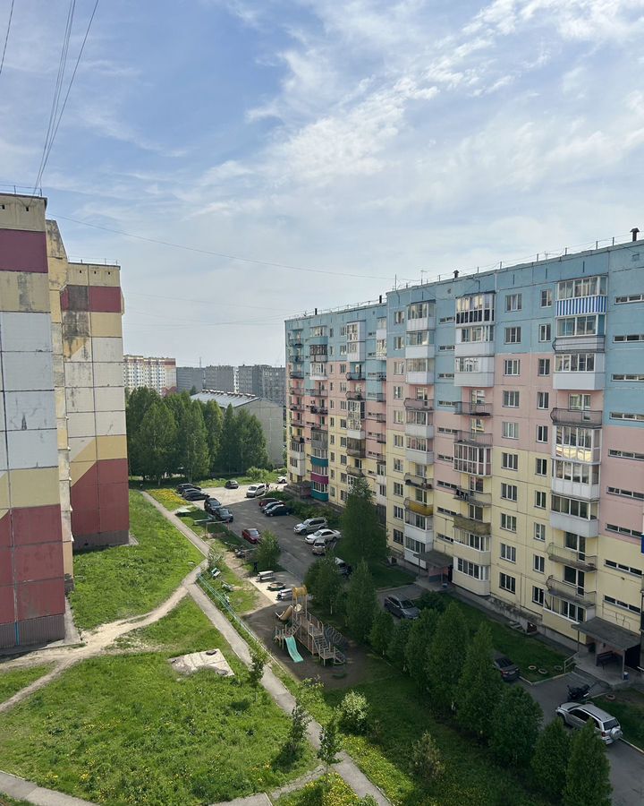 квартира г Новокузнецк р-н Новоильинский ул Чернышова 18 фото 2