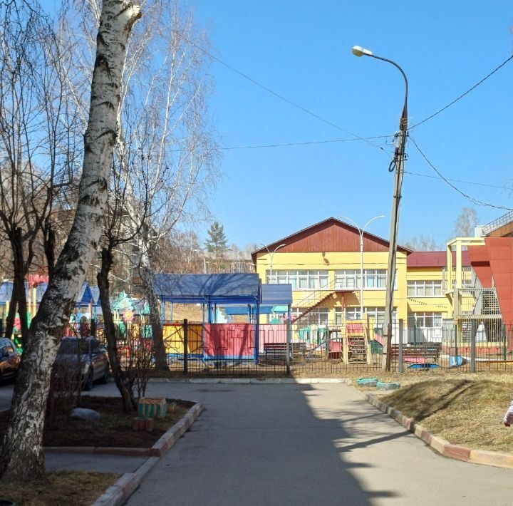 квартира г Иркутск мкр Юбилейный р-н Свердловский 76 фото 13
