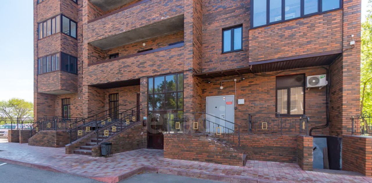 квартира г Омск р-н Центральный ул Багратиона 33 пос. Амурский фото 25