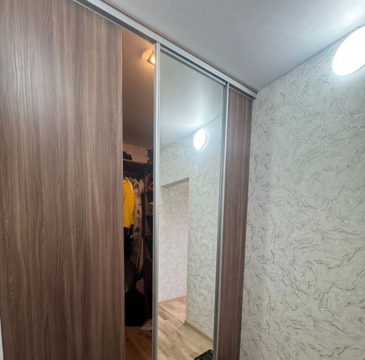 квартира г Омск р-н Кировский ул Дианова 34 фото 2