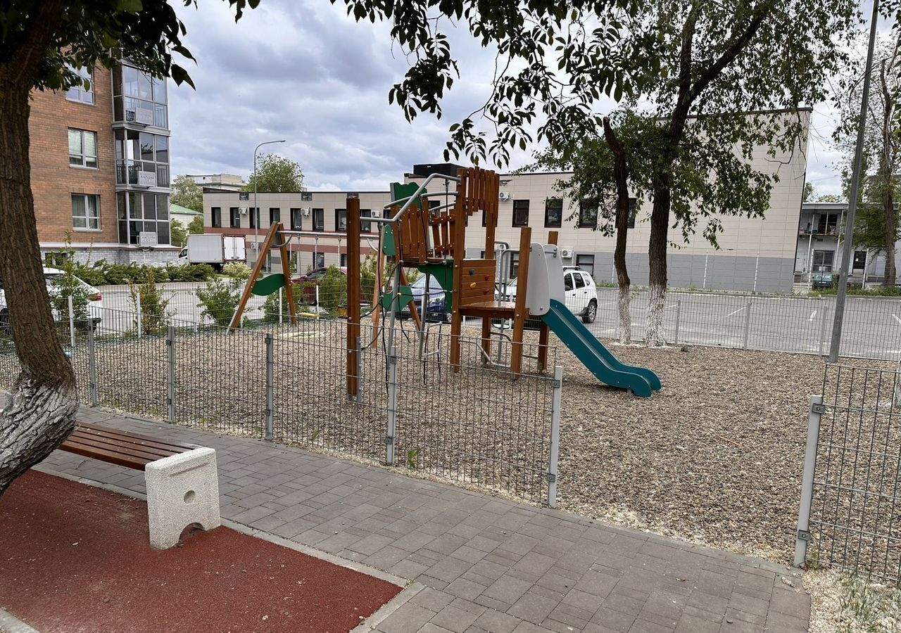 квартира г Волгоград р-н Кировский ул 64-й Армии 46б фото 15