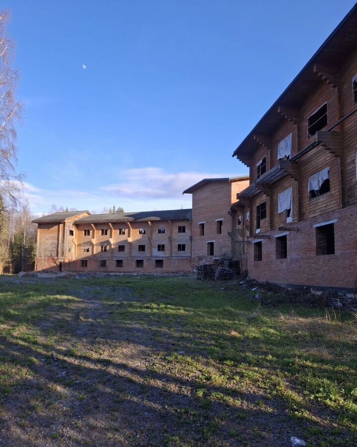 общепит, отдых р-н Саткинский г Сатка пос. Зюраткуль, Главная ул., 20 фото 1