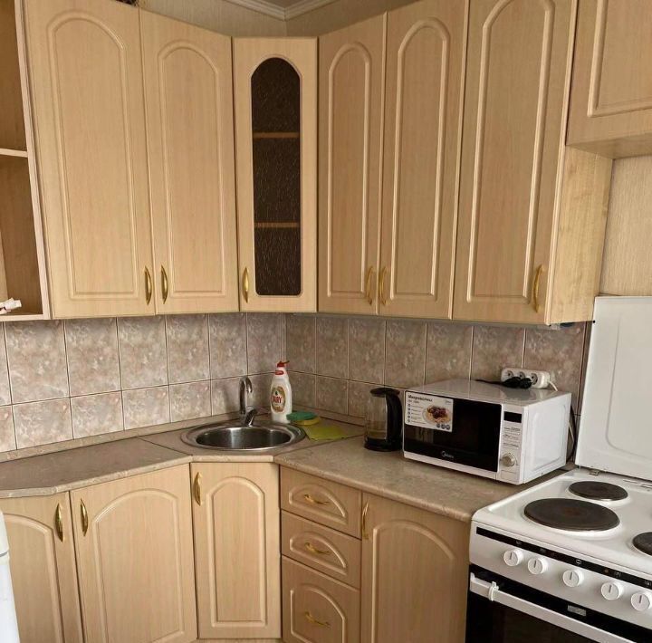 квартира г Тольятти р-н Автозаводский ул Автостроителей 53 фото 1