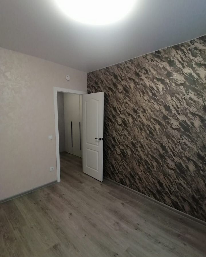 квартира г Волгоград р-н Кировский ул им. Гаря Хохолова 13 фото 12