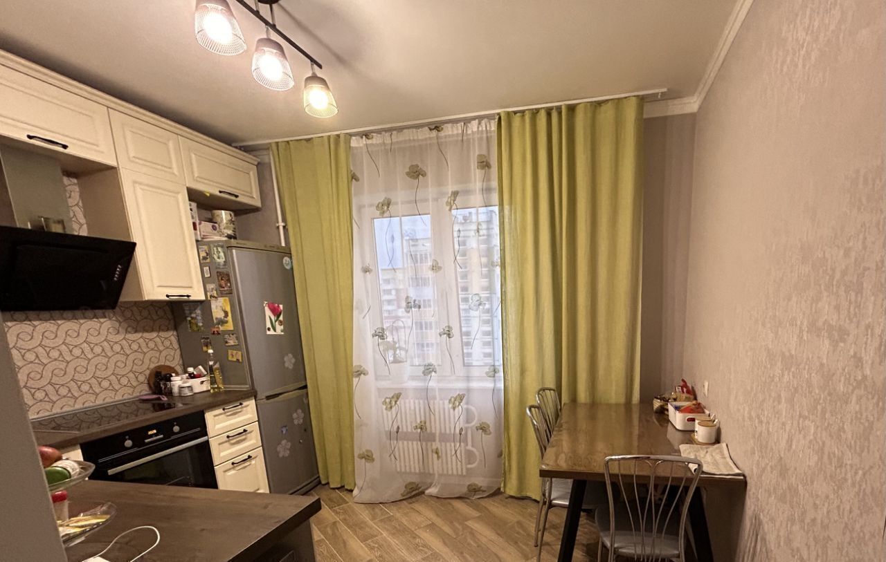 квартира г Омск р-н Октябрьский пр-кт Космический 14ж фото 1