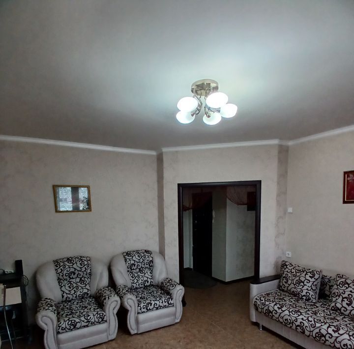 квартира г Омск р-н Кировский ул Димитрова 67к/1 фото 2