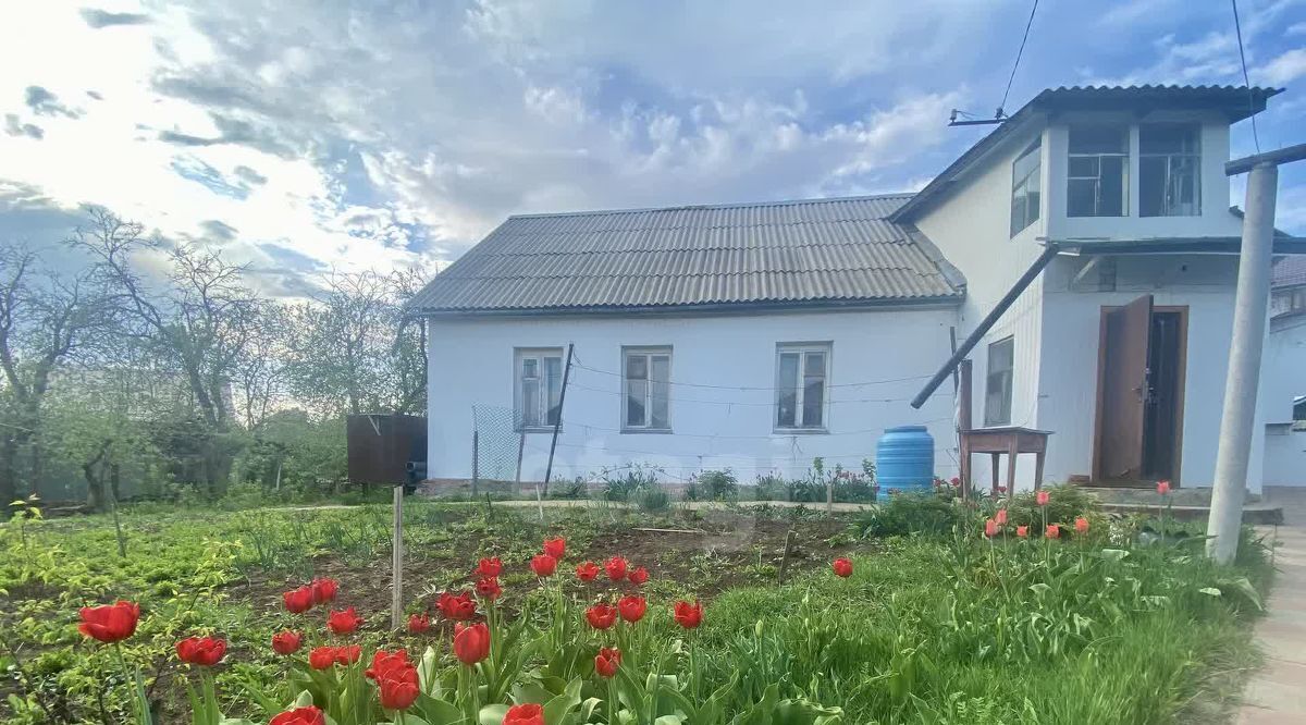 дом г Саратов р-н Ленинский ул им Чкалова В.П. 12 фото 2
