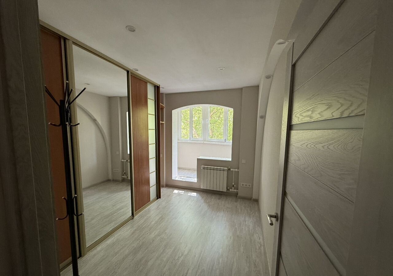 квартира г Волгоград р-н Дзержинский ул Космонавтов 17 фото 4