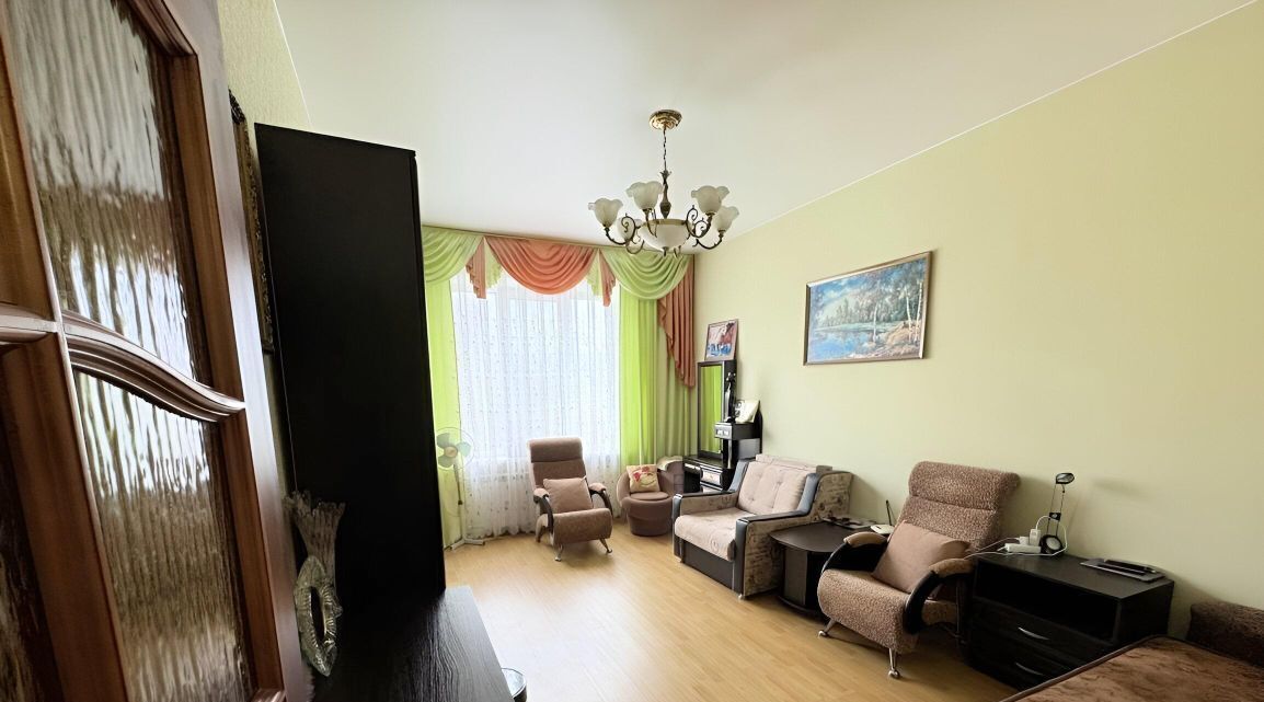 квартира р-н Гатчинский г Гатчина ул Рощинская 1а фото 2